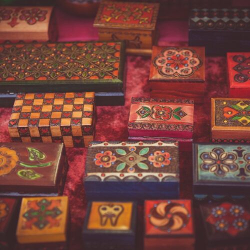 Get Efficient Home Cleaning by  Local Maids with 3 or 5 Man-Hours of Standard House Cleaning, Up To 35% Off